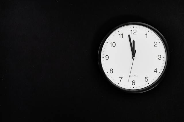Stop clock-watching (image)